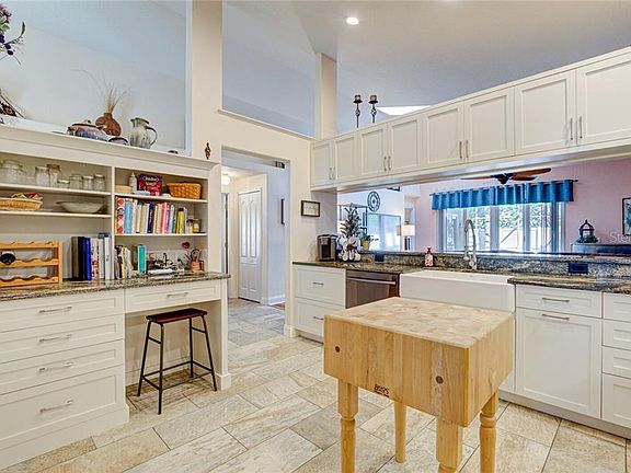 3rd image of 611 Hallowell Cir