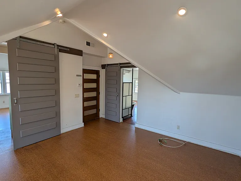 932 22nd St — Photo 21