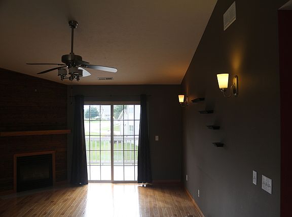 3rd image of 953 Buckingham Dr #953