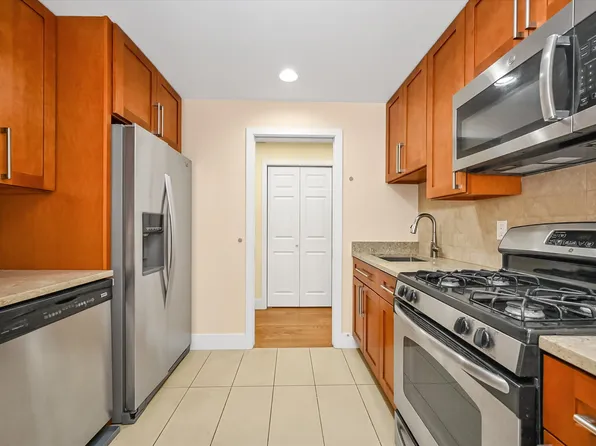 65-05 Yellowstone Boulevard image 5 of 14