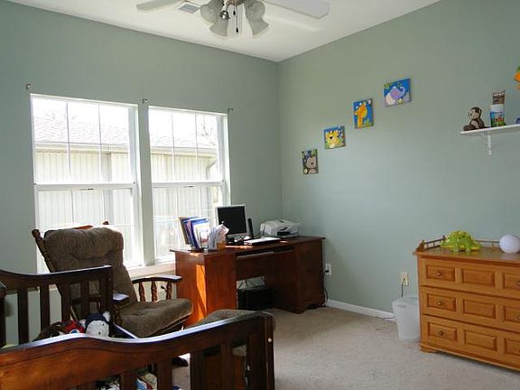 3rd image of 4926 Breckenridge Ave