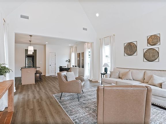 3rd image of 3219 Bradley Ln
