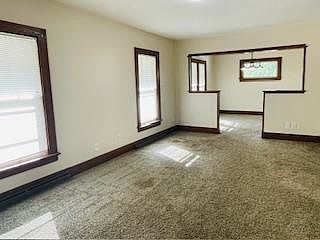 5th image of 387 Wilson Ave