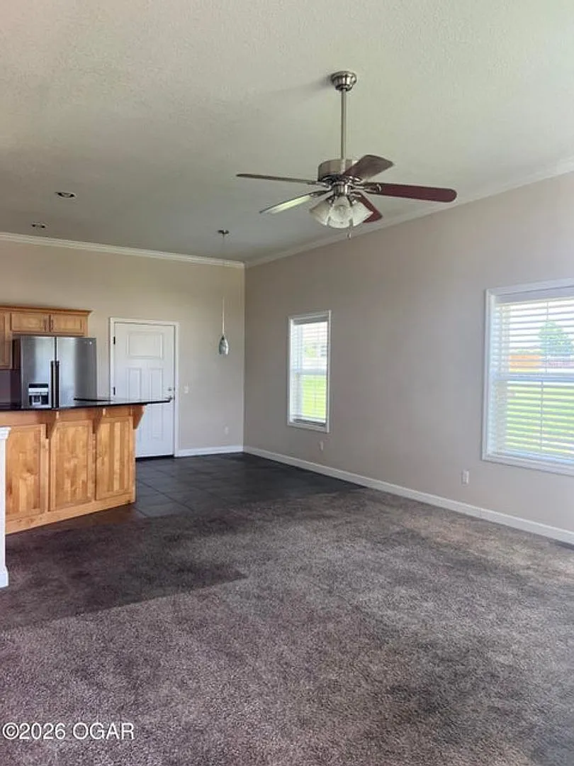 4 Bedroom 3 Bathroom house — Photo 2