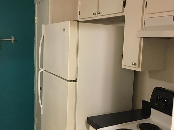 5th image of 12 Hyde Park Blvd Unit 1