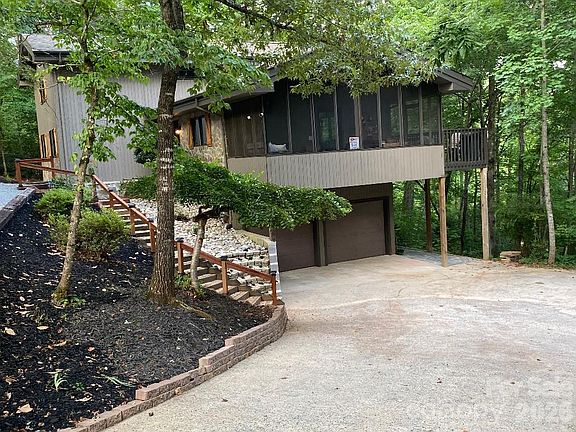 4th image of 394 Jonathan Ln