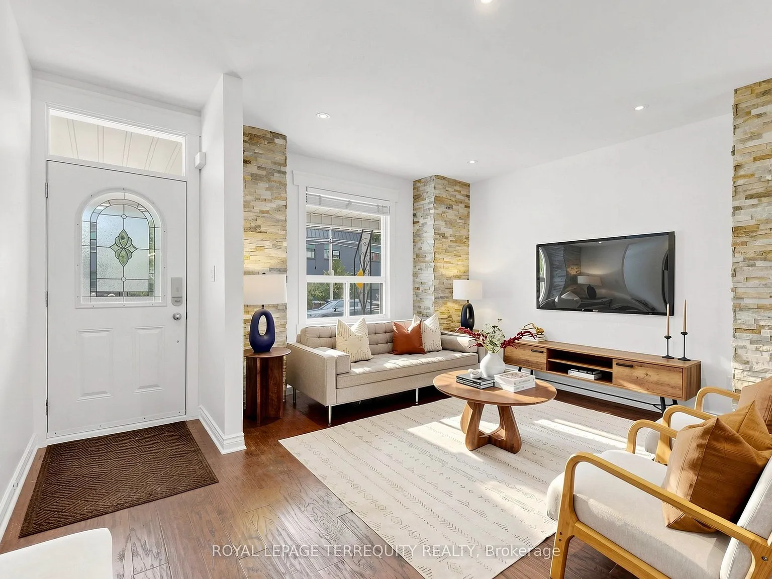3 bed, $2,900 — Photo 3