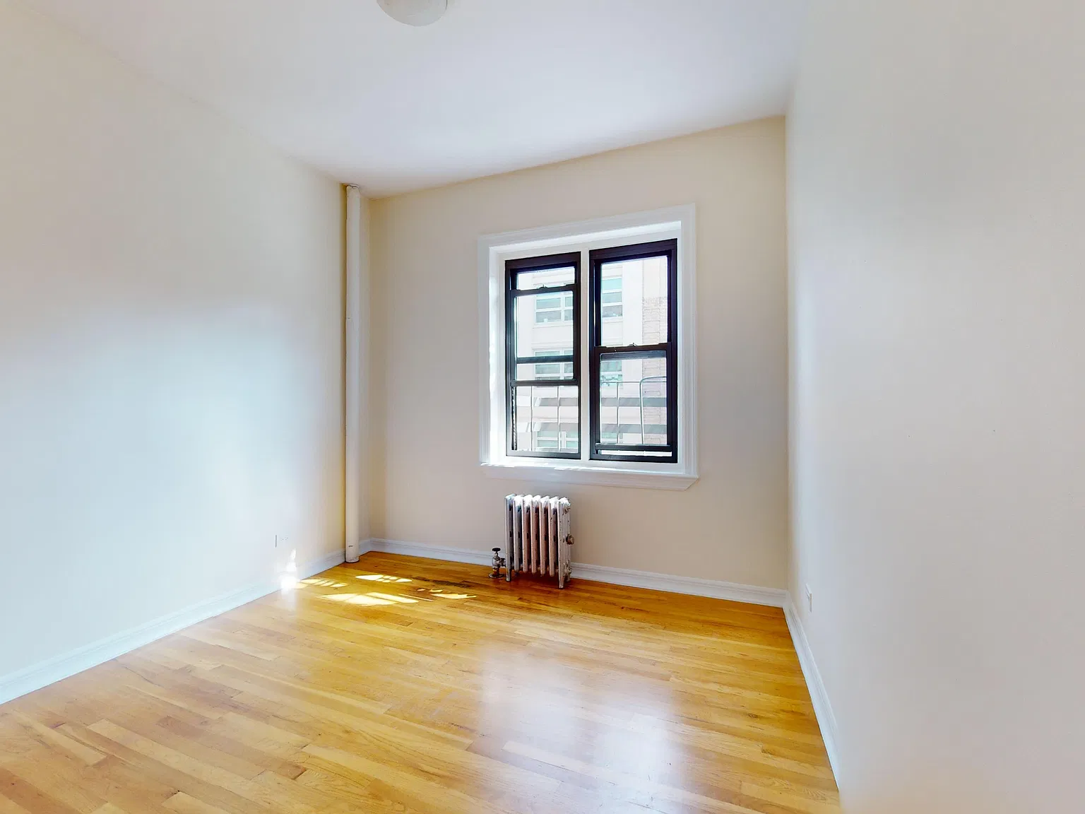212 Grand Street — Photo 3