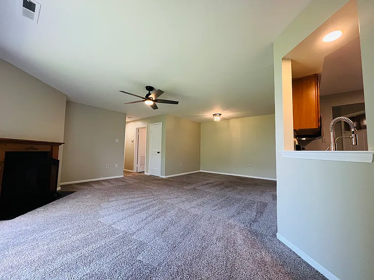 1105 Mews Dr — Photo 8