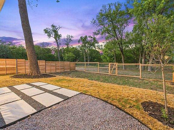 3rd image of 210 W Mockingbird Ln #3