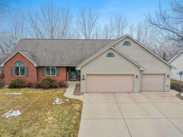 1601 Redstone Trl, Green Bay, WI 54313