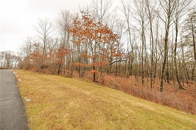 1st image of 4 Amanda Ln