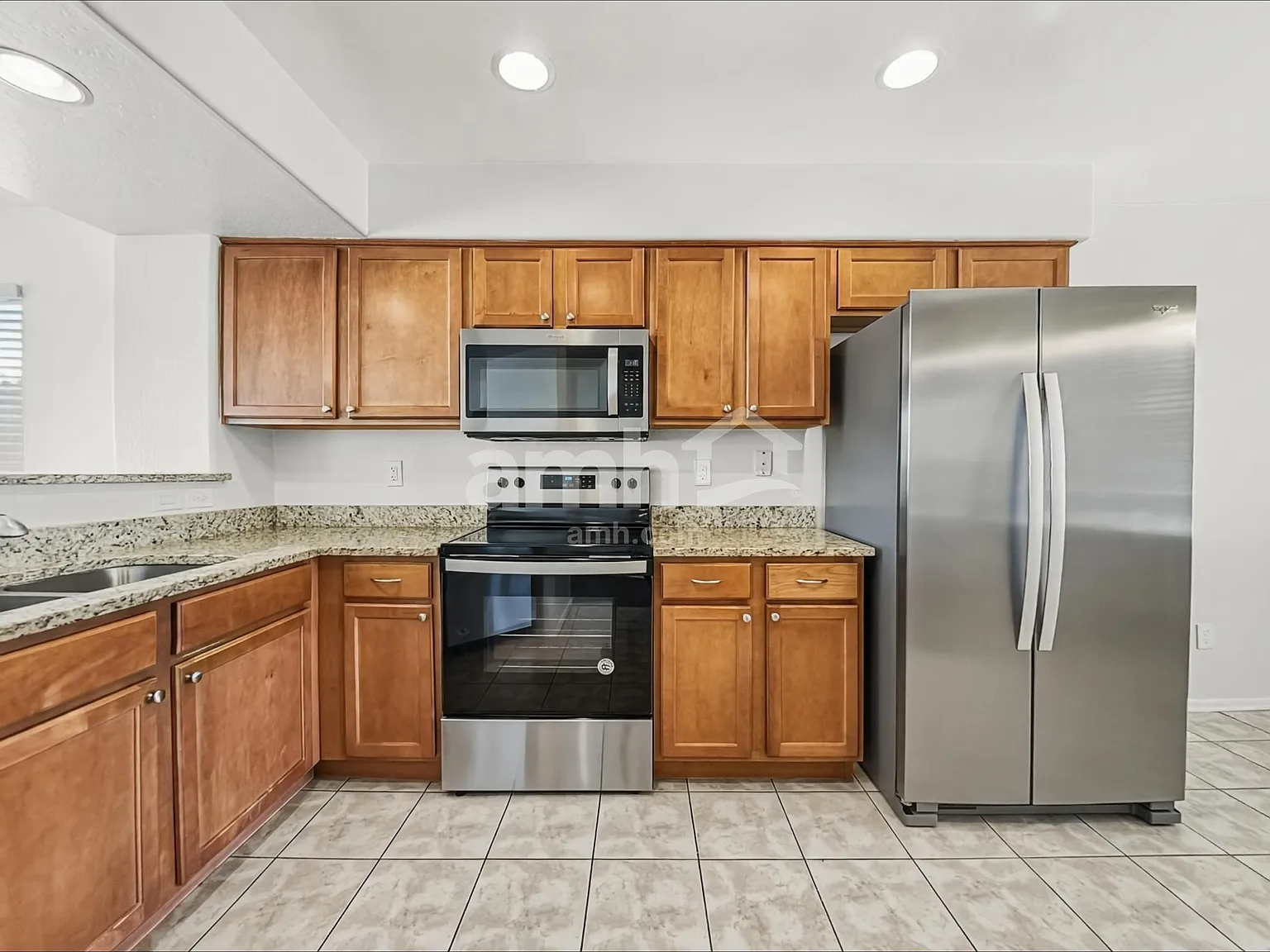 3 bed, 2.5 bath, 1806 sqft, $1,995 — Photo 3