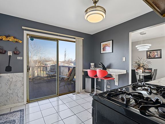 4th image of 4240 188th St