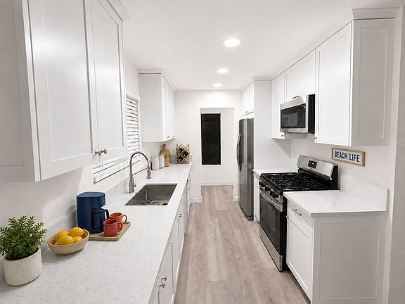 5th image of 17062 Bluff Cir #C