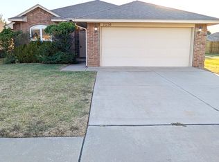 21234 Robin Ridge Ln, Edmond, OK 73012