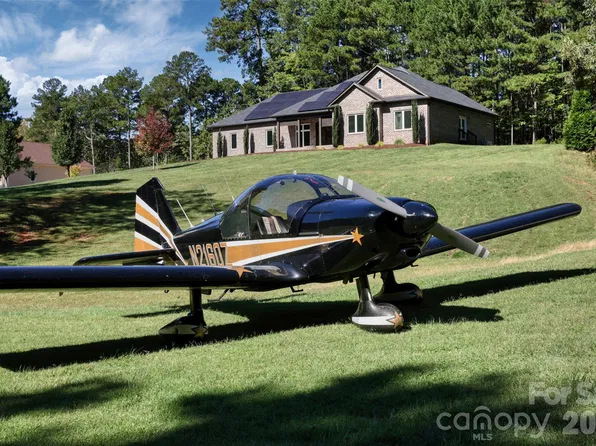 8268 Aeromarine Blvd, Catawba, NC 28609