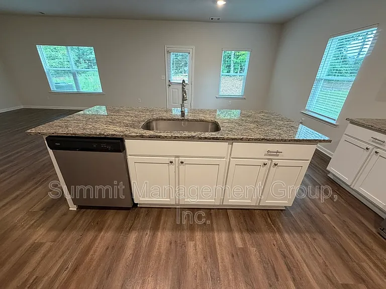 219 Limestone Cir — Photo 11