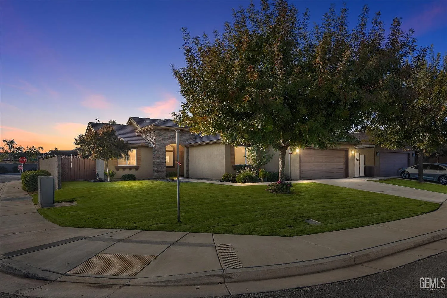 6911 Catalina Creek Way photo 1