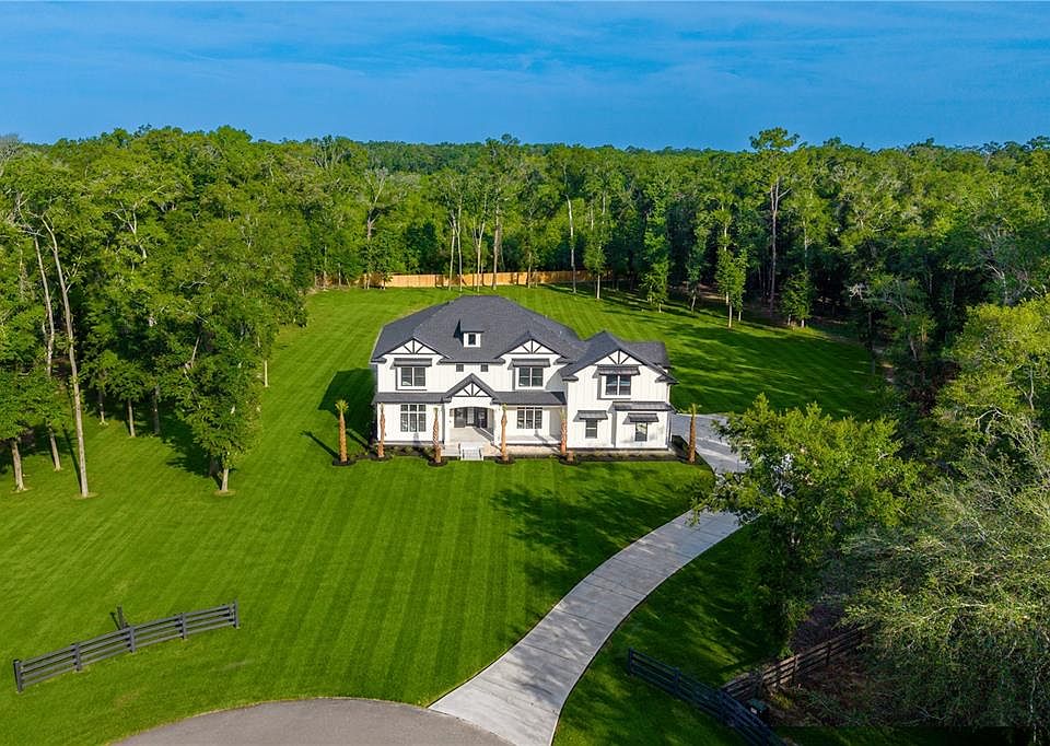 1st image of 285 SW Hermitage Gln