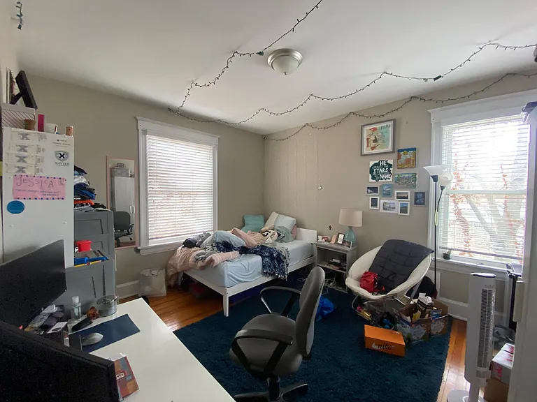 2124 Hudson Ave — Photo 9