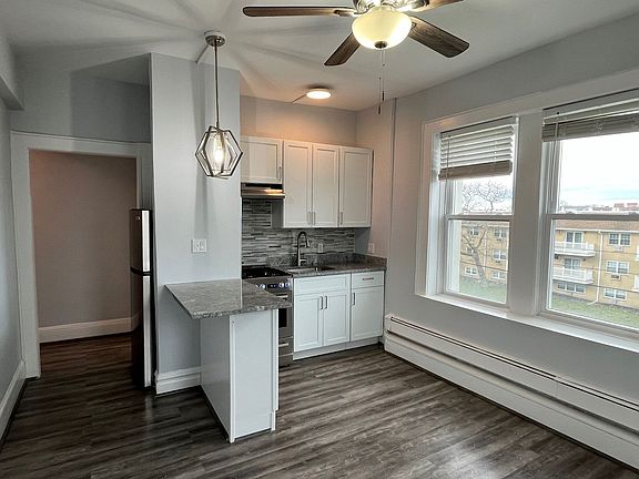 4th image of 201 Lareine Ave APT 305