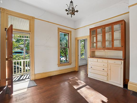 4th image of 2534 SE 23rd Ave