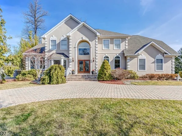 50 Briarwood Dr, Warren Twp., NJ 07059