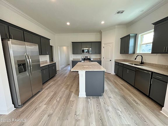 3rd image of 110 Fearless Ave