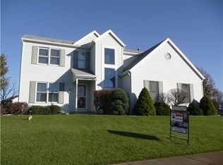 52184 Mallard Pointe Dr, Granger, IN 46530
