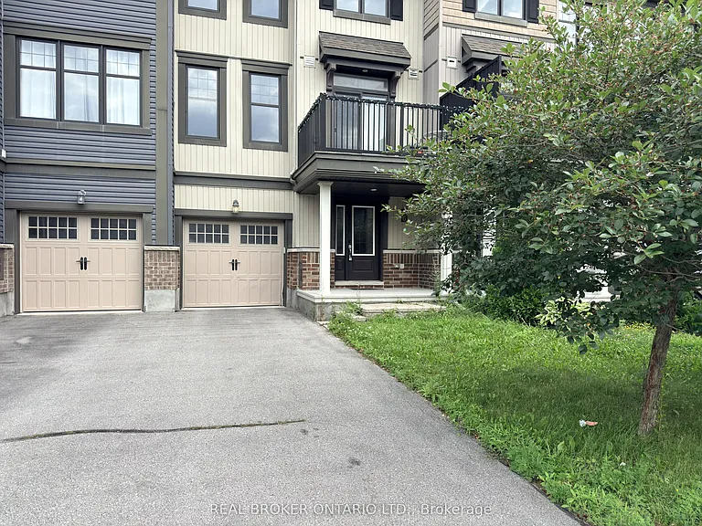 66 Fallengale Cres — Photo 2