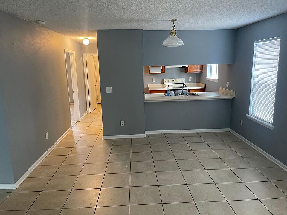 1st image of 2815 Herring Dr