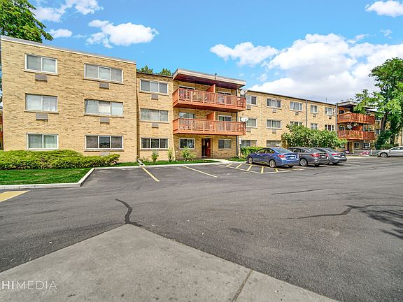 2nd image of 726 Dempster St #5