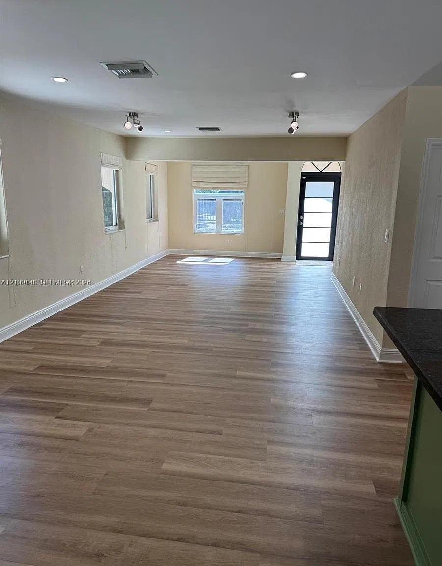 Ocean View Heights — Photo 3