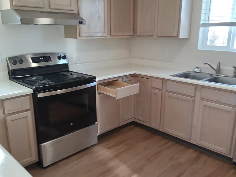 Mountain View Apartment Homes — Photo 41