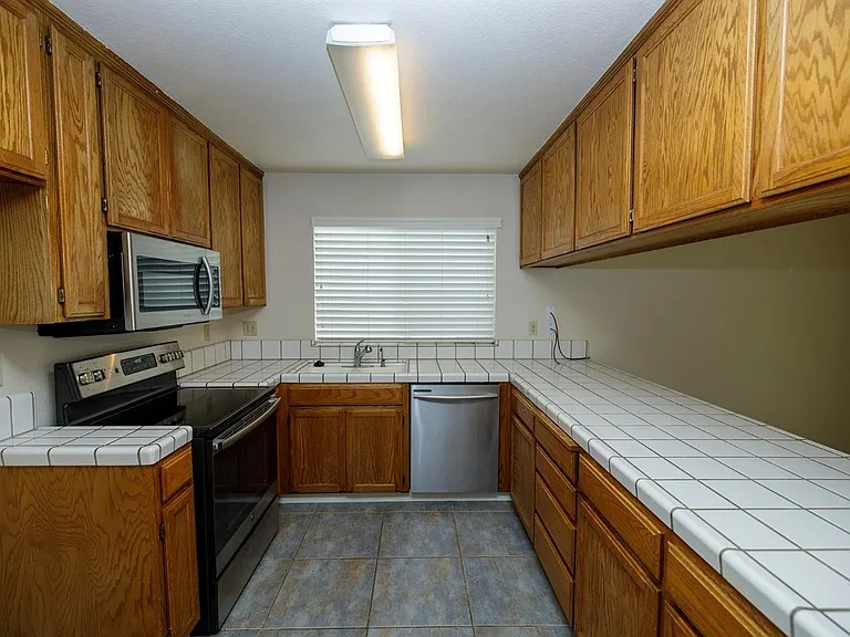 2112 Goldstone Way — Photo 24