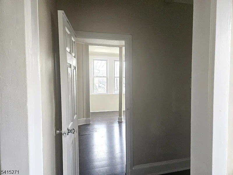 Building Photo - 33 Elmwood Pl #5