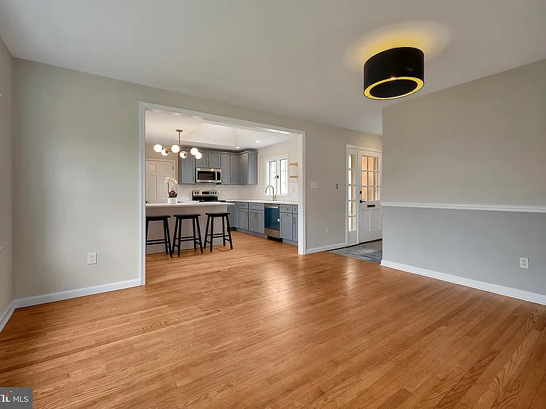 719 Halstead Rd — Photo 6