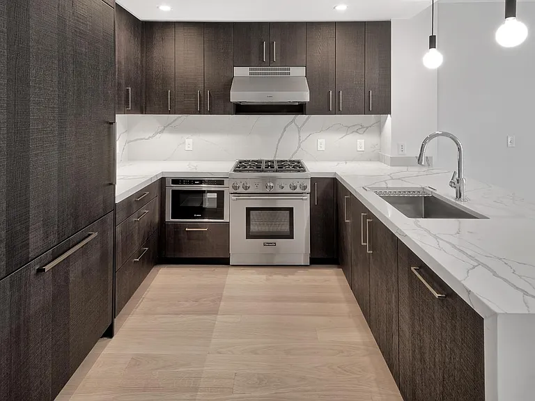 1400 Hudson St #525 — Photo 5