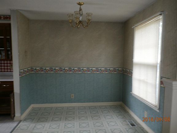 5th image of 575 Danielle Dr
