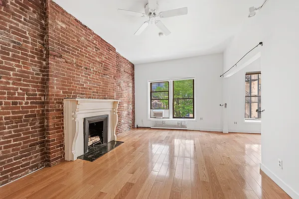 Rented by Compass | media 9