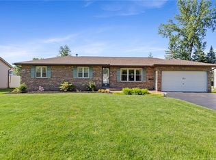 159 Applegrove Dr, Rochester, NY 14612