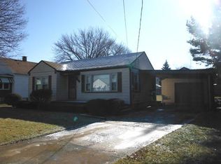 2022 10th St, Peru, IL 61354