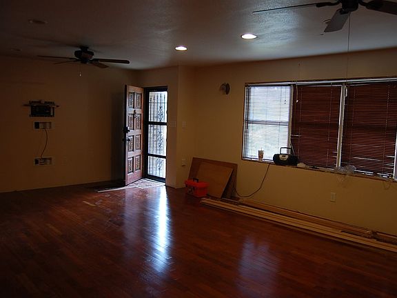 5th image of 1210 Hickory St