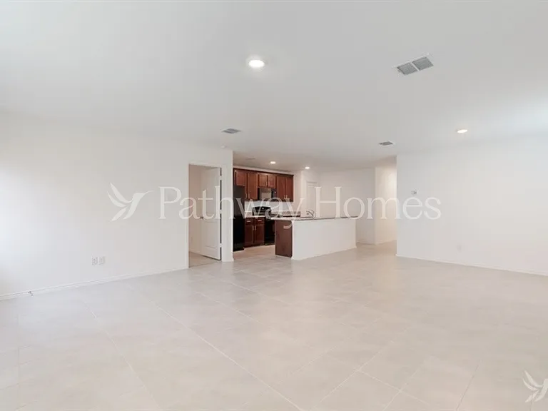 1222 Tallow Trl — Photo 5