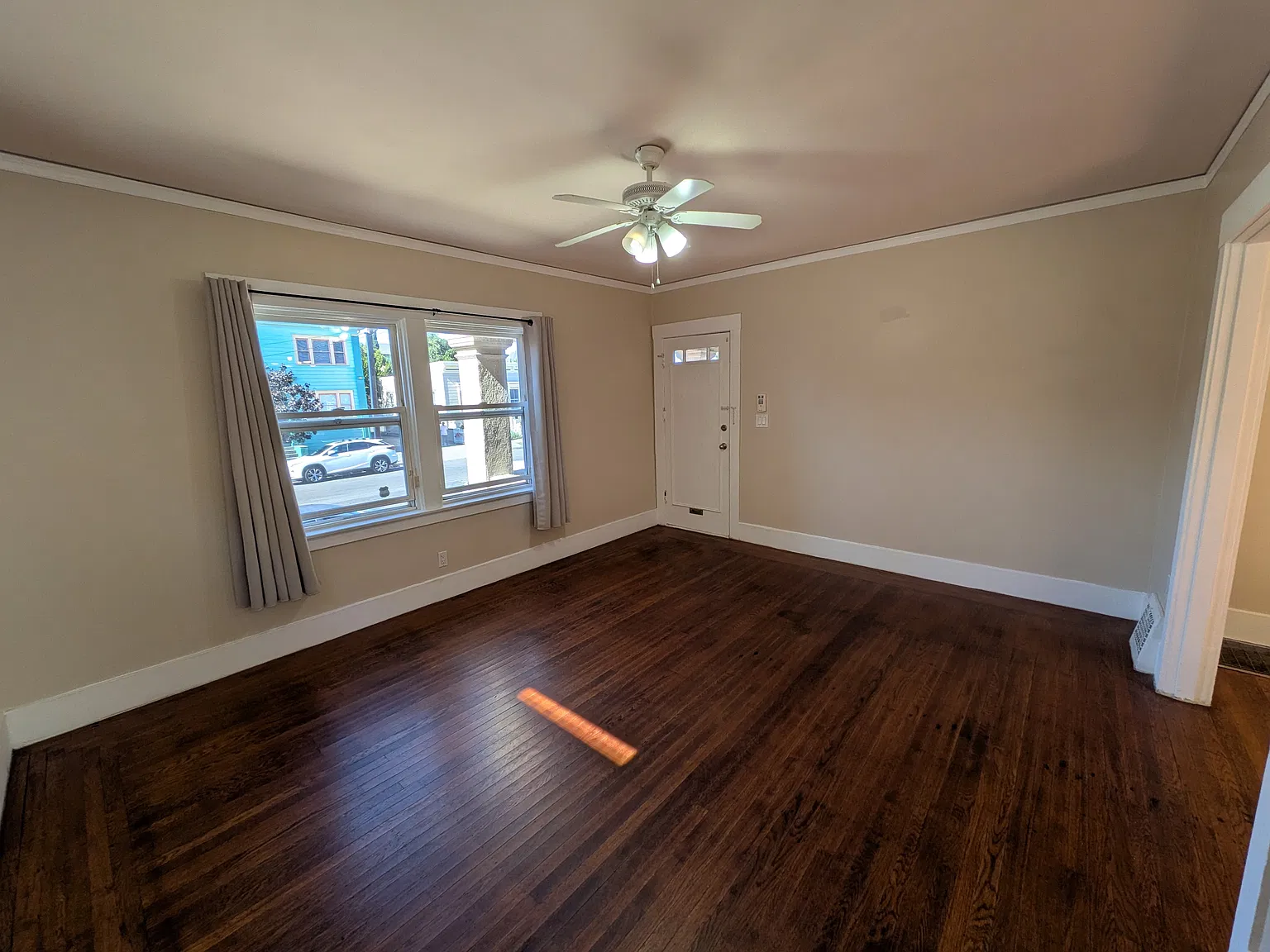 1 bed, 950 sqft, $1,950 — Photo 3