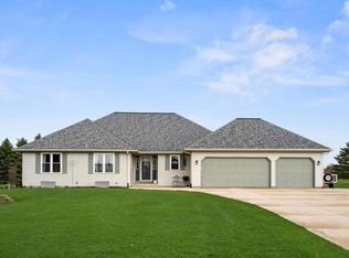 W5616 Country Manor Rd, Random Lake, WI 53075