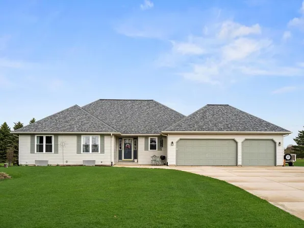 W5616 Country Manor ROAD, Random Lake, WI 53075