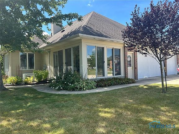 5th image of 251 Saint Paul Dr