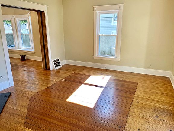 4th image of 1010 Woodward Ave